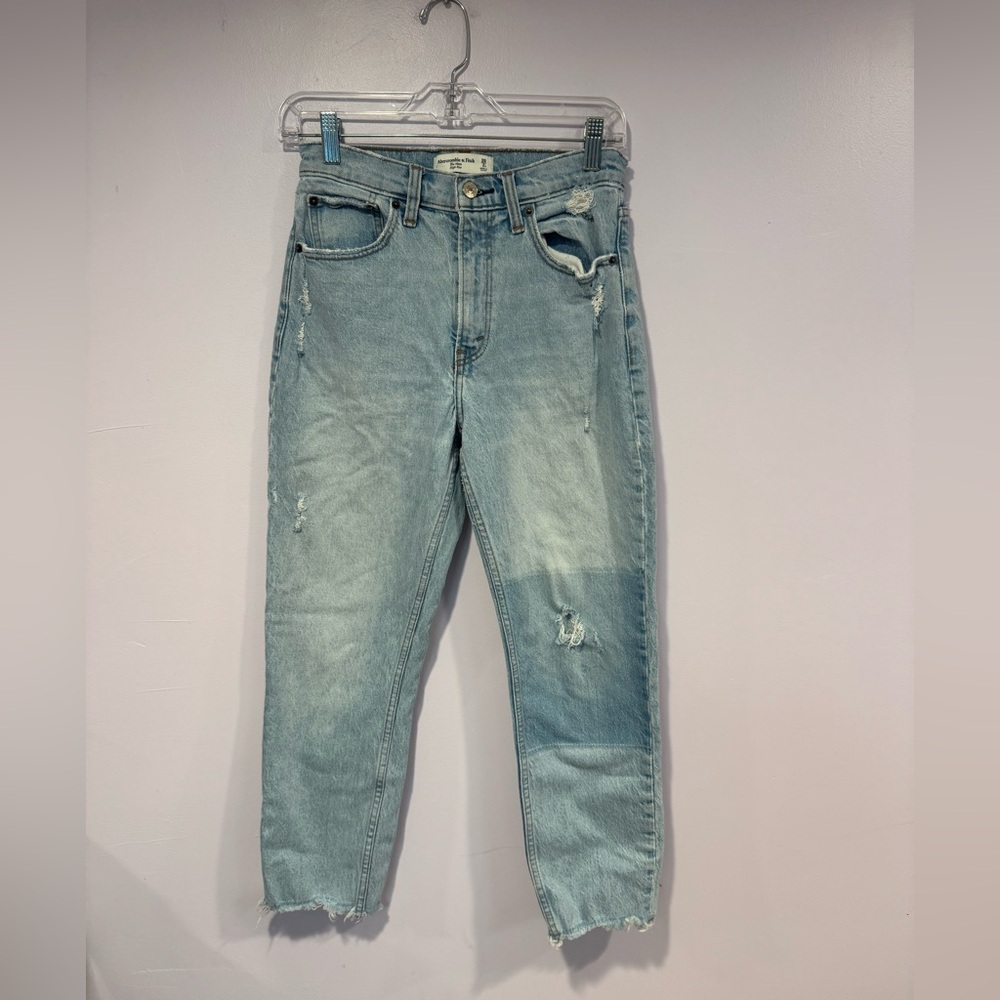Light wash Patchwork knee Abercrombie‎ and Fitch mom jeans